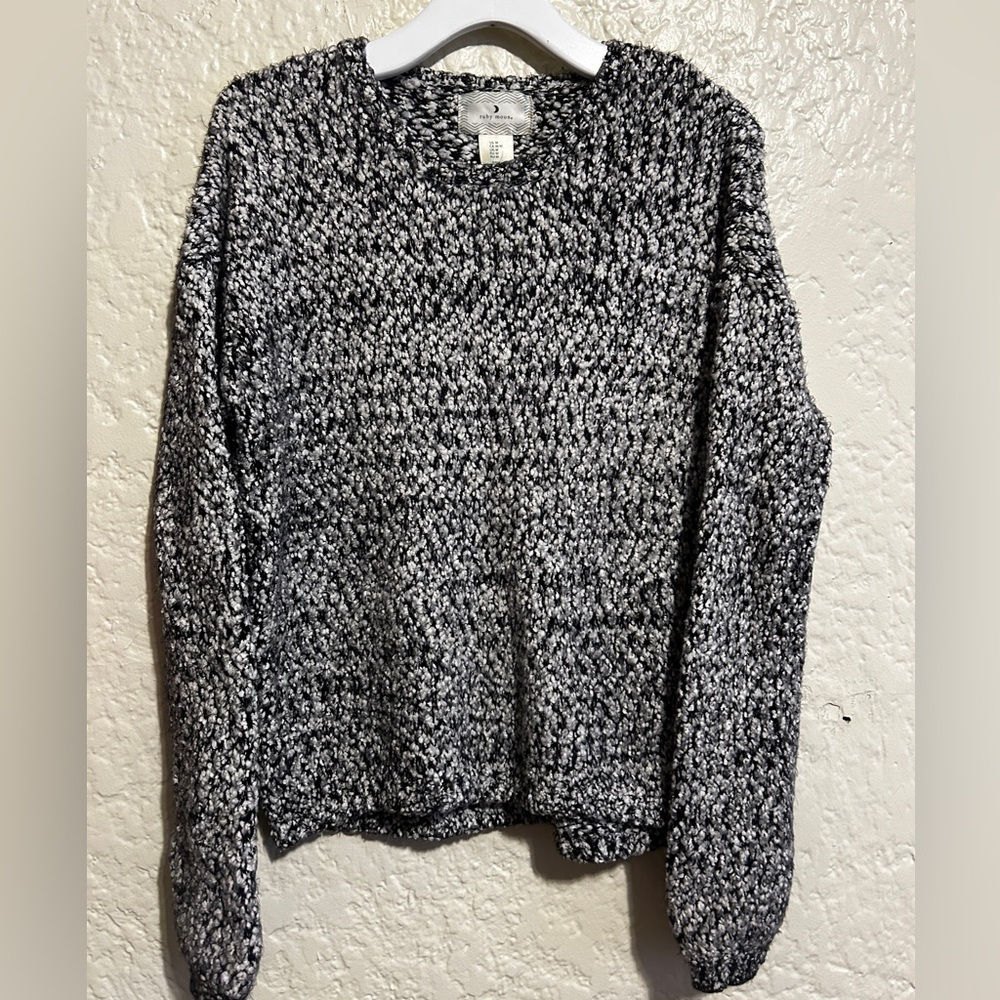Ruby Moon Women’s black &‎ white long sleeve pullover sweater size medium